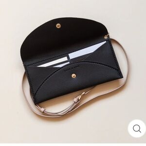 4/$20 Lark & Ives women’s black envelope crossbody body bag wallet wristlet